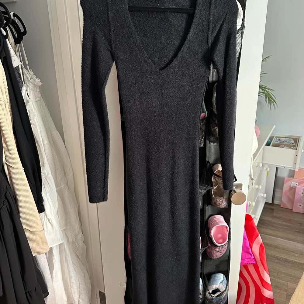 Aritzia Wilfred Sweater Dress